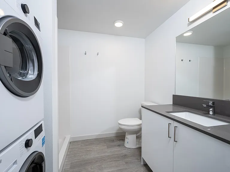 Studio with Deck Bathroom/Laundry Studio with Deck Bathroom/Laundry