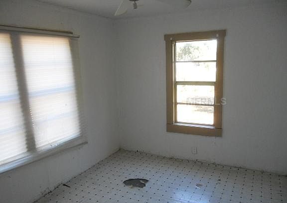 4th image of 9401 N 18th St
