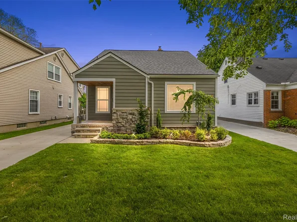10541 Hart Ave, Huntington Woods, MI 48070