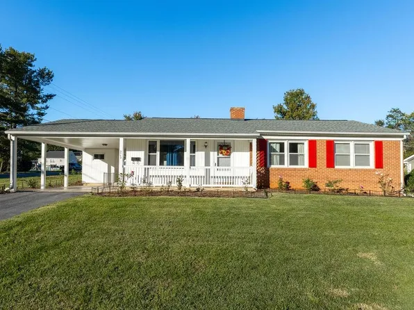 2153 Forest Dr, Waynesboro, VA 22980