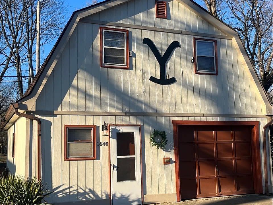 1st image of 1640 E 109th St