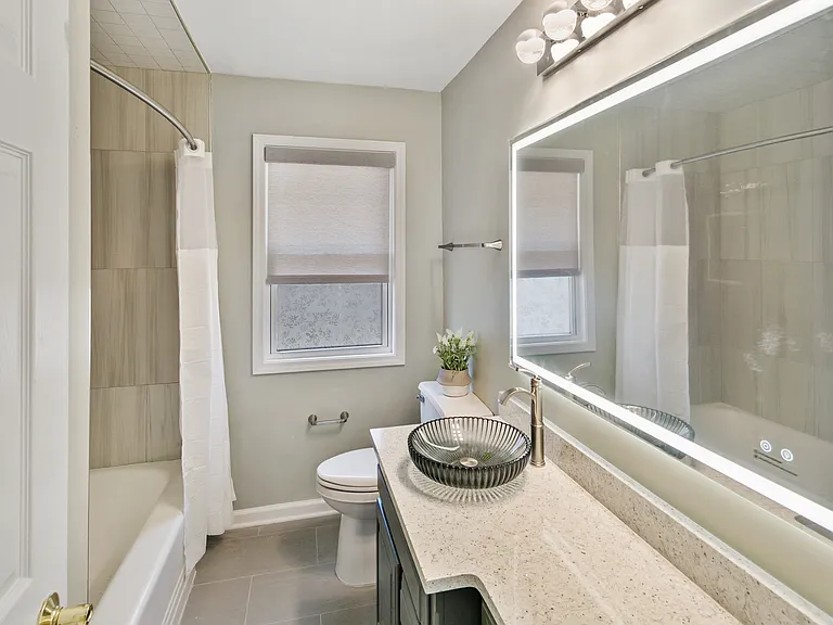 3N425 N Howard Ave — Photo 36