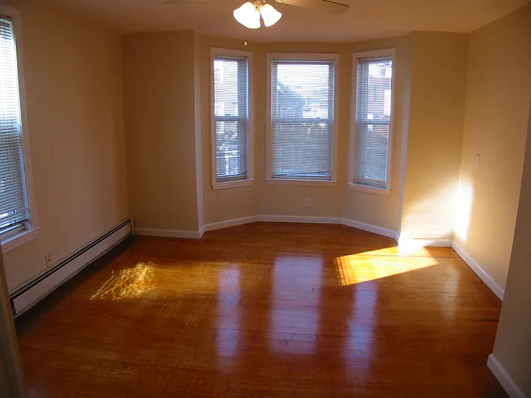 260 Norfolk St #2R — Photo 2