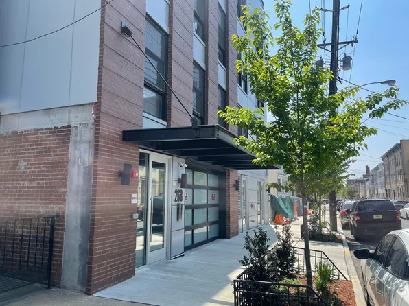 268 New York Avenue image 1 of 24