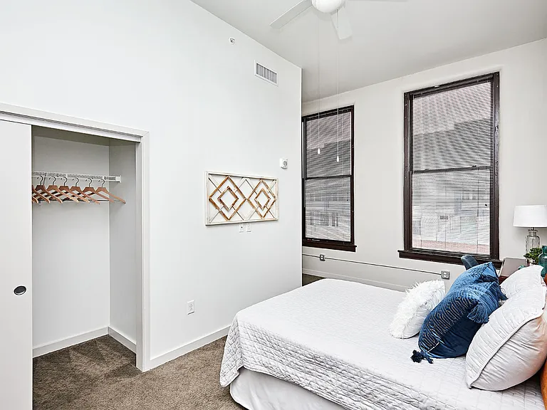 Randolph Apartments — Photo 11