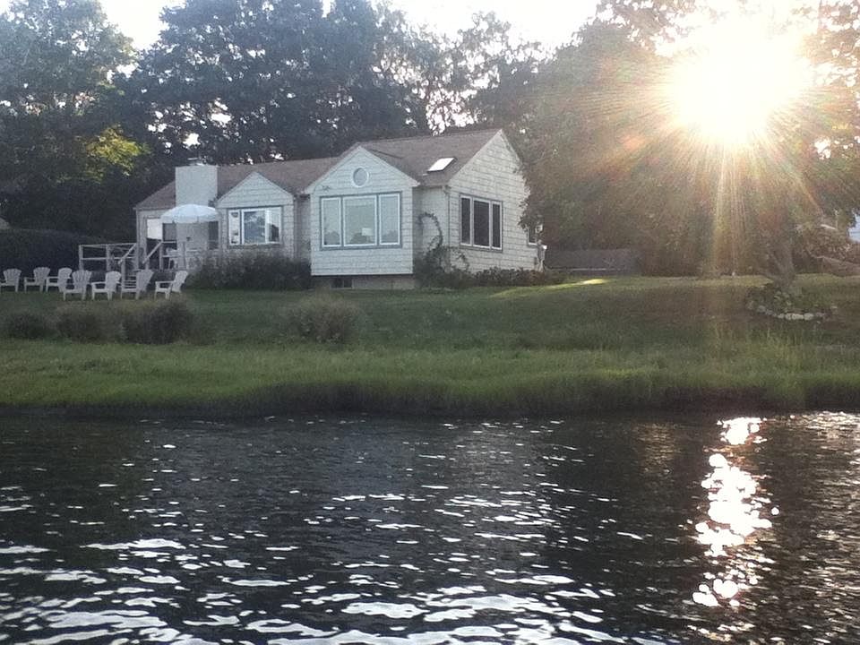 Beautiful views of river from every window!