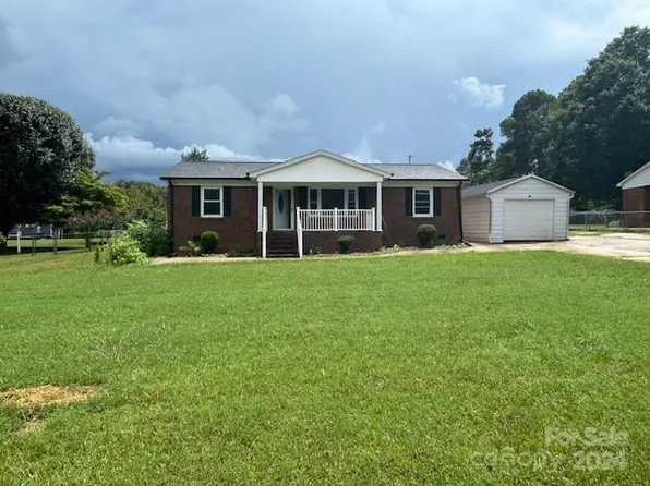 407 Pam Dr, Gastonia, NC 28056