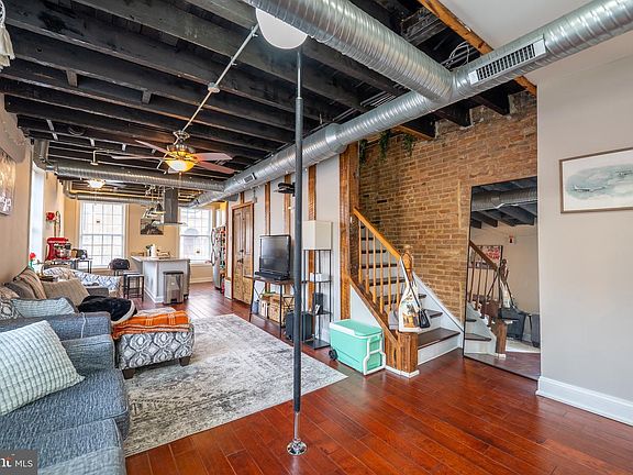 2nd image of 230 S Exeter St