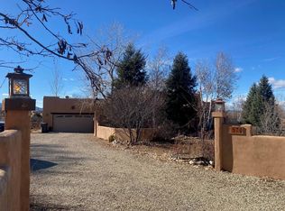 570 Baca Ln, Taos, NM 87571