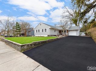 321 Paxson Ave, Hamilton, NJ 08690