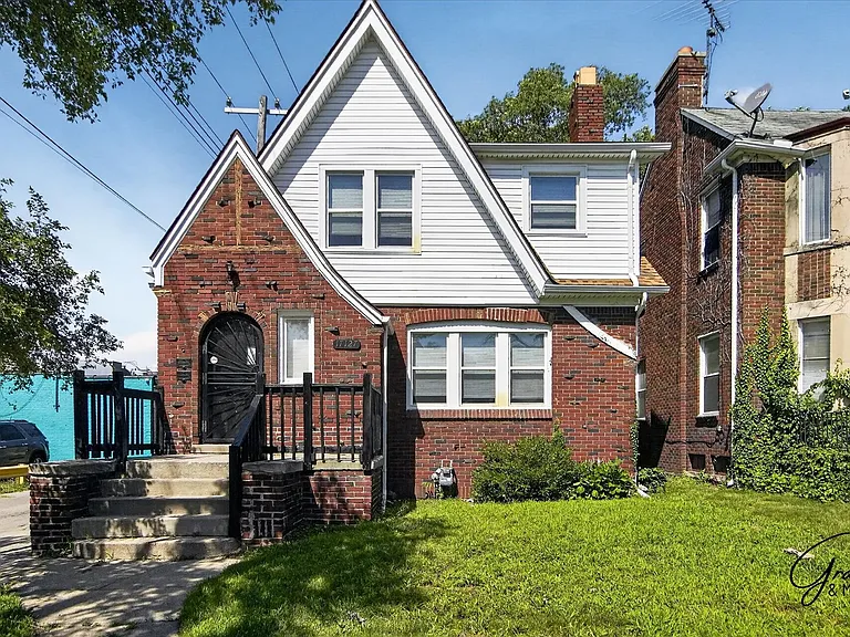 17127 Roselawn St — Photo 1