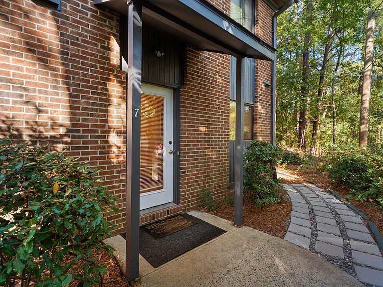 609 Hillsborough St #7 — Photo 3
