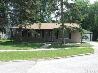 819 Eastern Ave, Fostoria, OH 44830