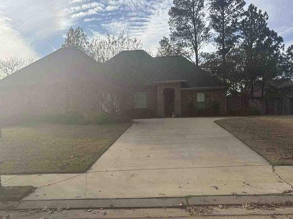 2nd image of 122 Hampton Rdg