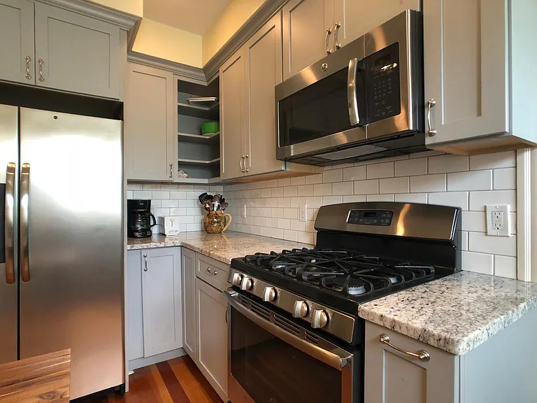 77 Annandale Rd — Photo 5