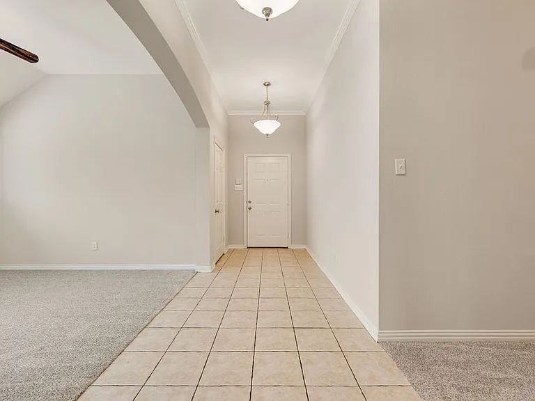 7600 Shasta Dr — Photo 4