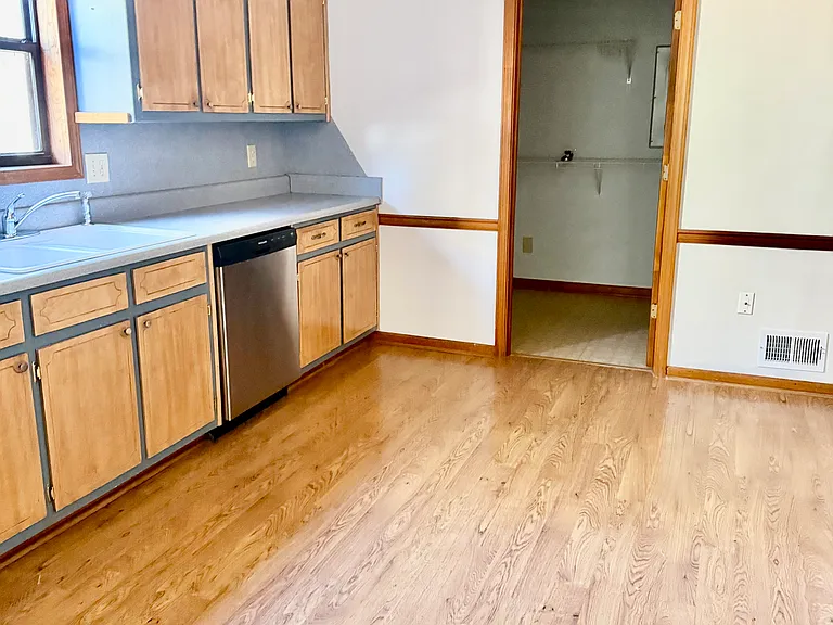 1130 Fieldgate Rd — Photo 7