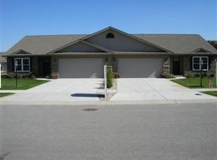 827 Daisy Cir, Demotte, IN 46310