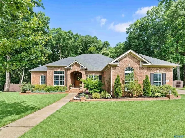 14 Natures Loop Rd SE, Huntsville, AL 35803