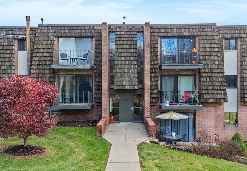 1st image of 732 Forest Green Dr