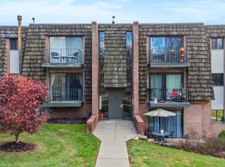 732 Forest Green Dr, Coraopolis, PA 15108