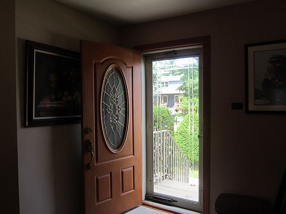 3rd image of 9828 Minnick Ave