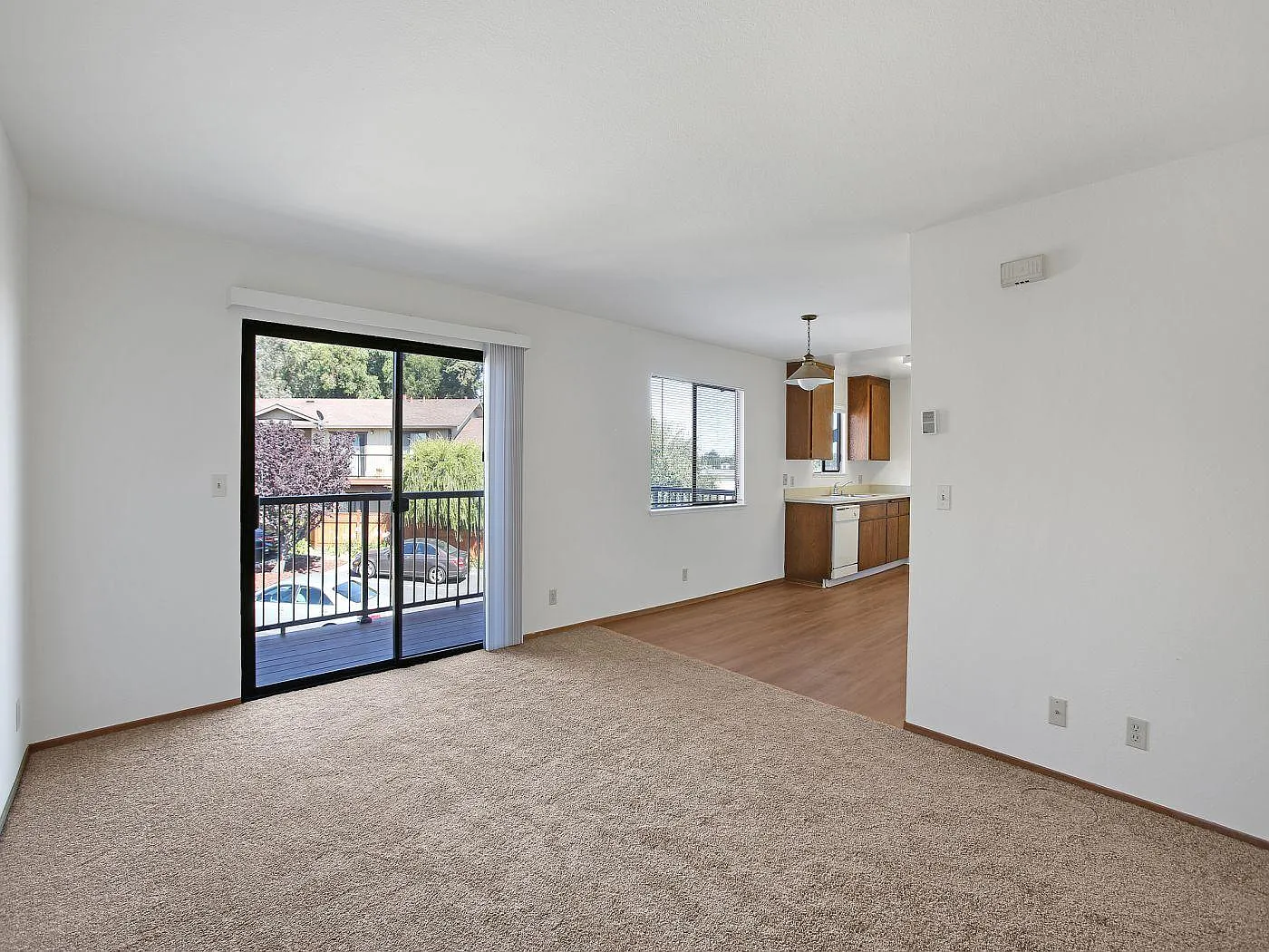 2 bed, 840 sqft, $2,175 — Photo 2