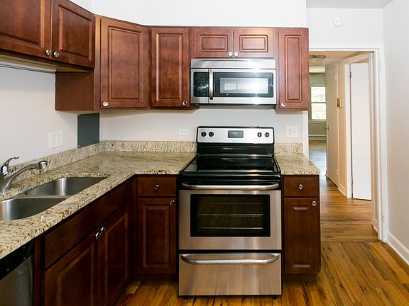 4th image of 2116 W Foster Ave APT 1N