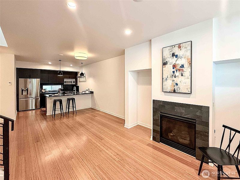 3rd image of 4917 39th Avenue S