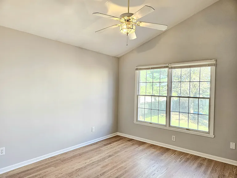 2216 Burns Ct — Photo 21
