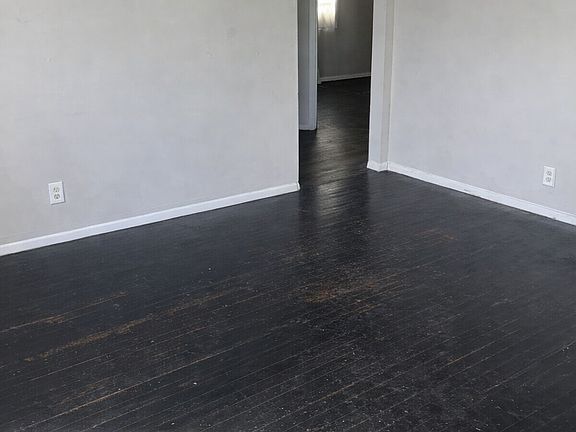 5th image of 906 Thomas St