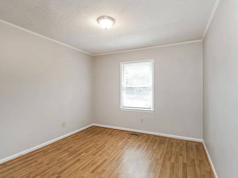2124 Fox Hunt Dr — Photo 12