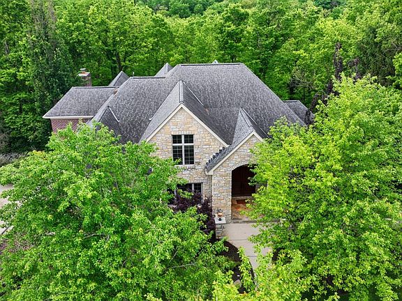 4th image of 1060 River Forest Dr