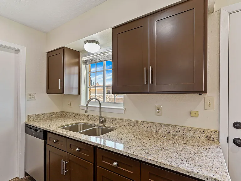 2608 Dan Sikes Dr — Photo 11