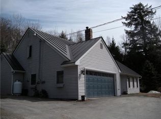 116 Lakeshore Dr, Belgrade Lakes, ME 04918
