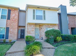 1031 Fountain View Dr, Houston, TX 77057