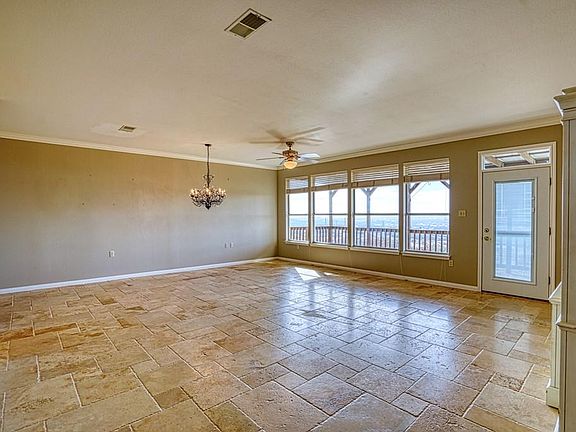 4th image of 1036 Edinburgh Dr