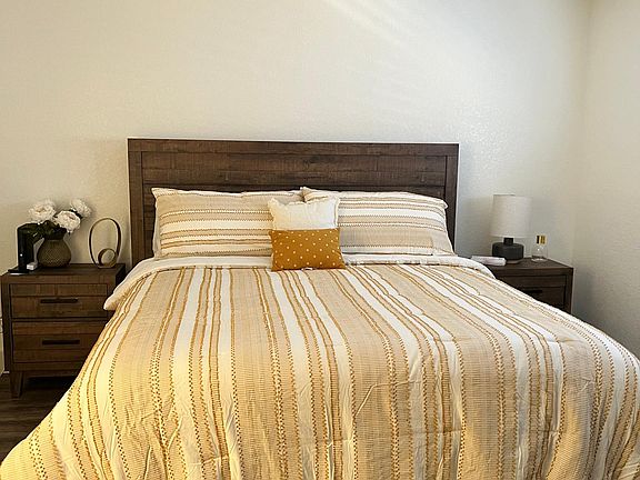 4th image of 1800 Clubhouse Dr Unit 60