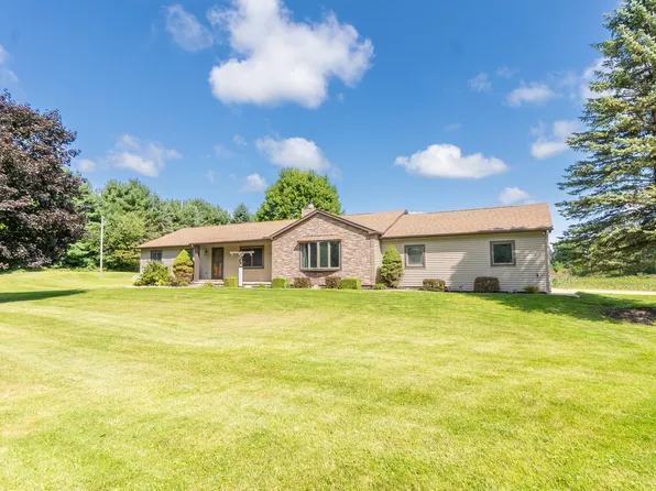 8151 Joda Dr, Brighton, MI 48114