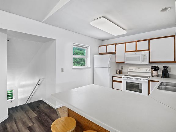 5th image of 2954 King James Way APT 6
