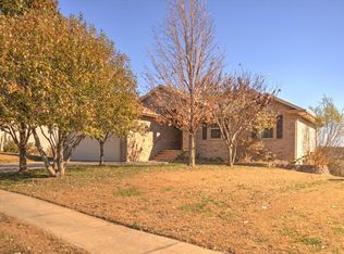 802 S Berry Ln, Willard, MO 65781