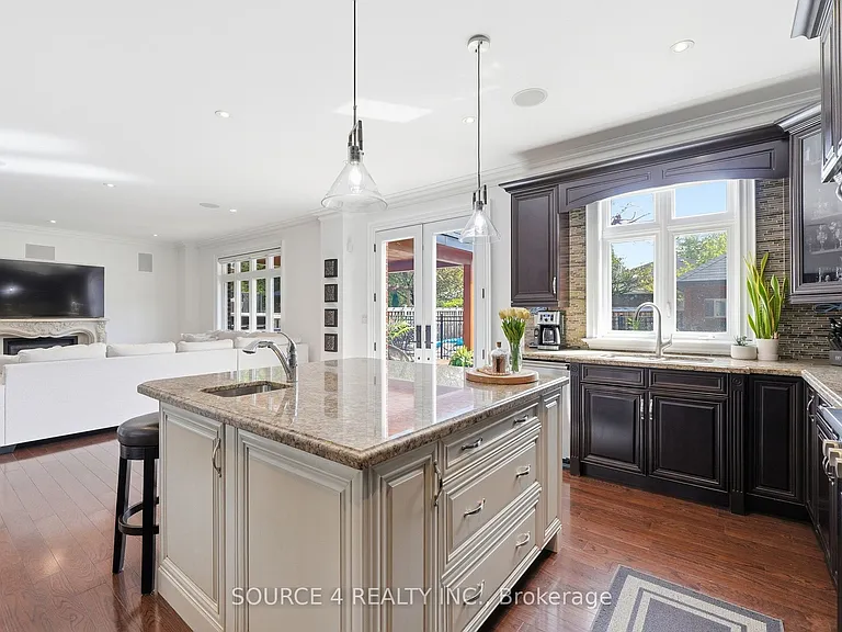 39 Amesbury Dr — Photo 14