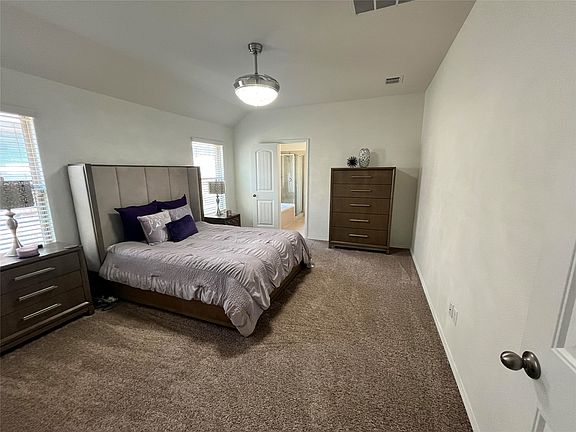 5th image of 1525 Acmite Ave