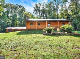 1067 Hametown Rd, Glen Rock, PA 17327