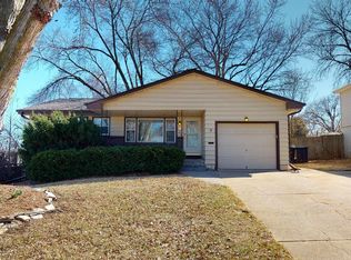 9135 Ruggles St, Omaha, NE 68134