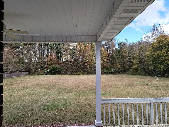 5th image of 311 Friendswood Dr