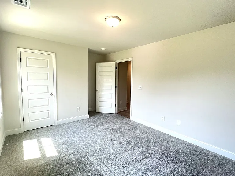 176 Country World Dr — Photo 32