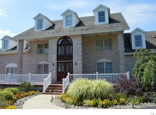 40 Waltman Loop Ln, Easton, PA 18042