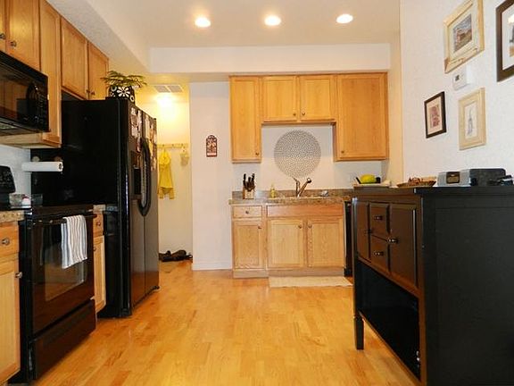 5th image of 10118 E 29th Dr
