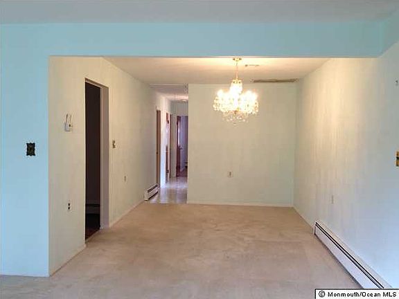 3rd image of 258 Port Royal Dr